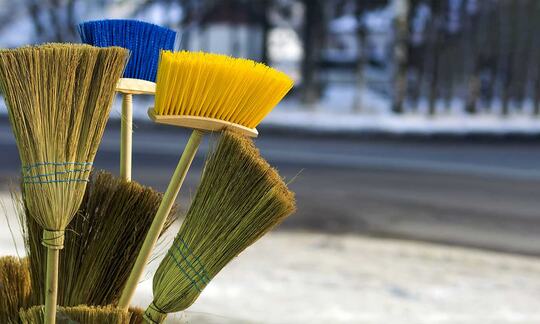 Не сдашь ЕГЭ - будешь дворником работать?
