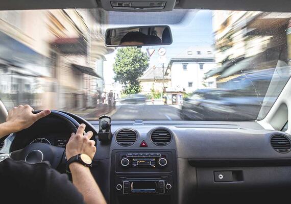 Обучение защитному, зимнему и контраварийному вождению