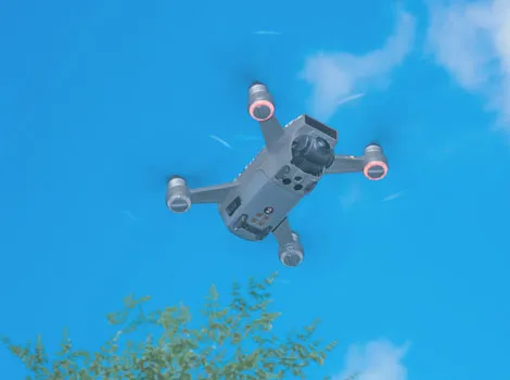 Оператор беспилотных авиационных систем мультироторного и самолетного типа