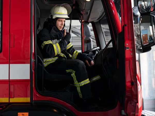 Водитель пожарной и аварийно-спасательной машины